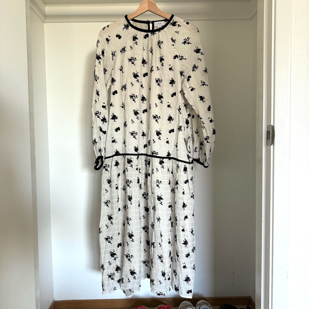 Velvety floral bubble long sleeve dress